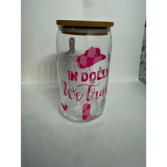 In Dolly We Trust - Beer Glass Can - Vinyl Drinkware - Picture 1 of 3